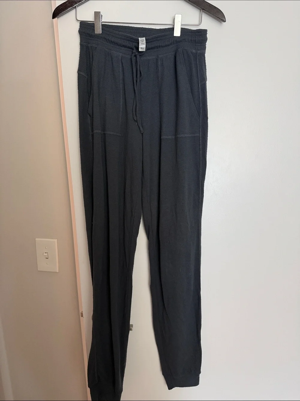 ALO Yoga Black Drawstring Jogger Pants
